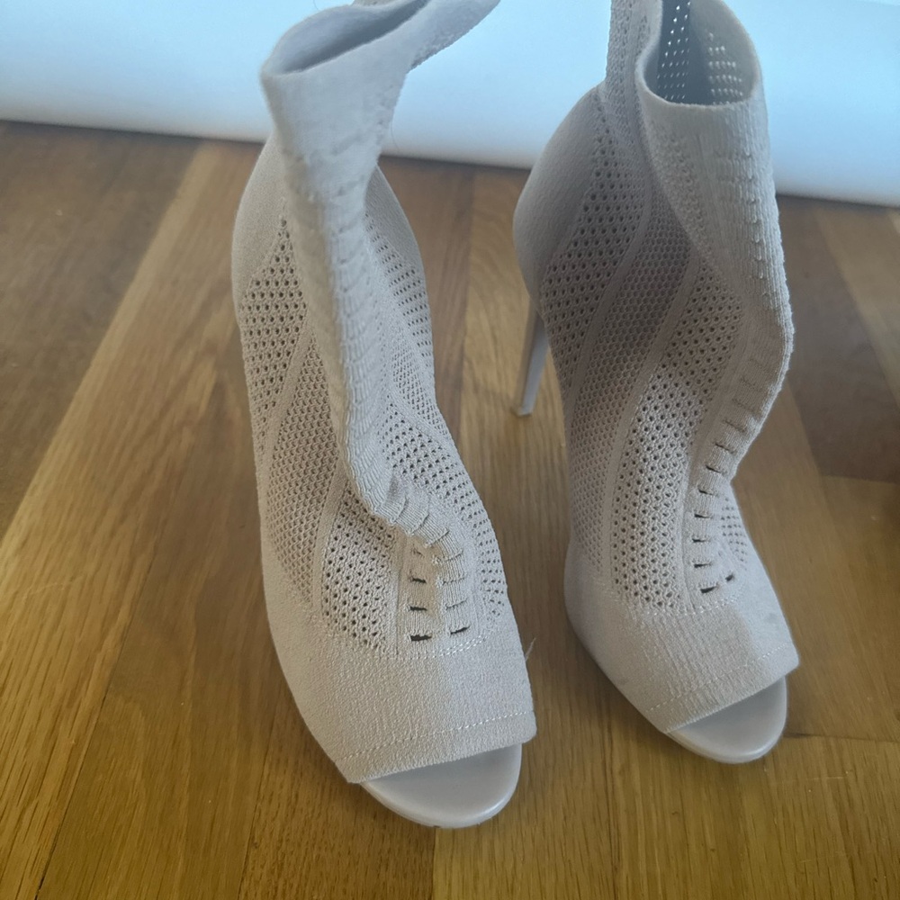 Elegant Beige Women's Ankle Boots